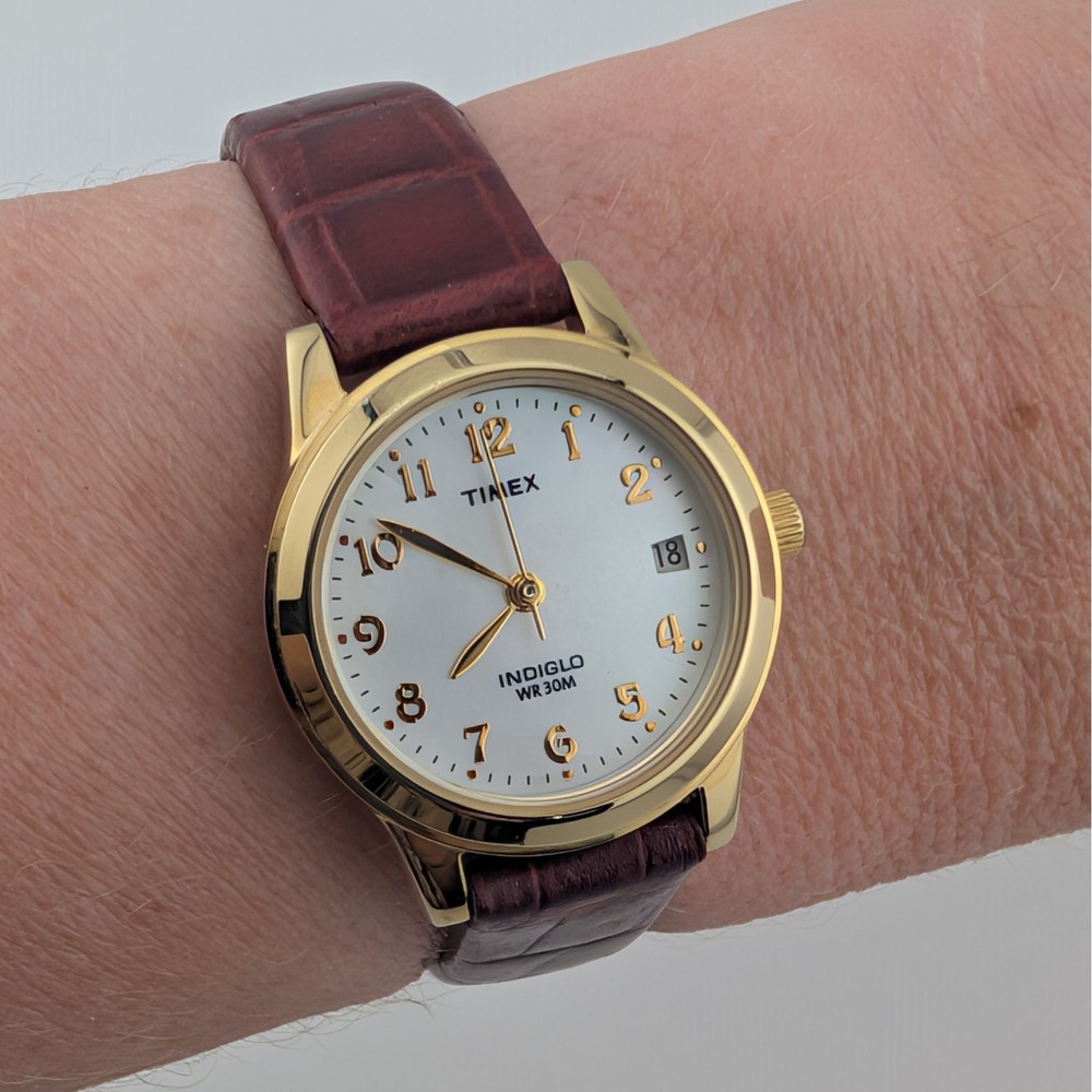 Timex Indiglo Mother of Pearl Dial Gold Tone Burgandy Leather Strap Watch 25mm - Picture 4 of 10